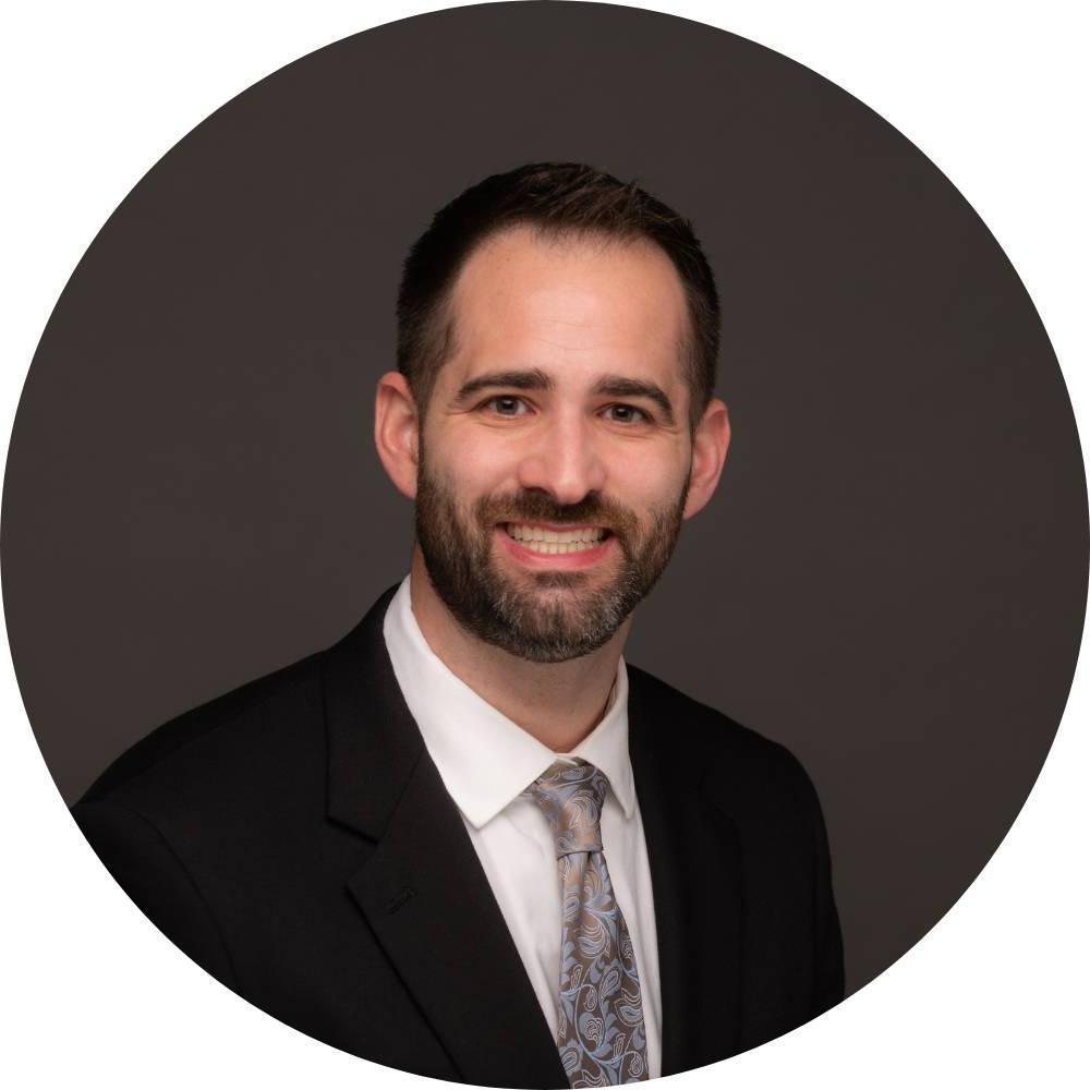 Chris Grooms smiling for his GVSU headshot